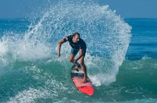 Surfing in Arugam Bay beach