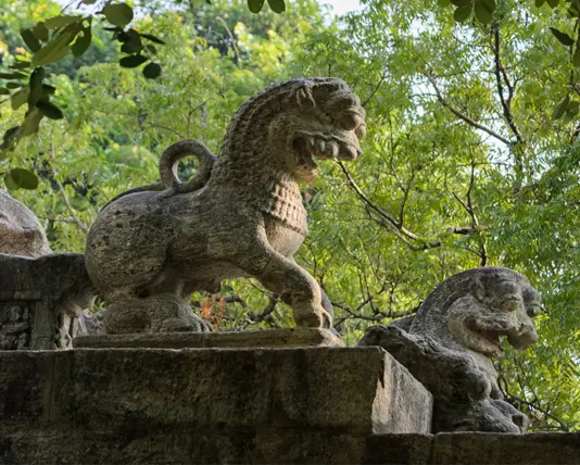Lion statues in Yapahuwa